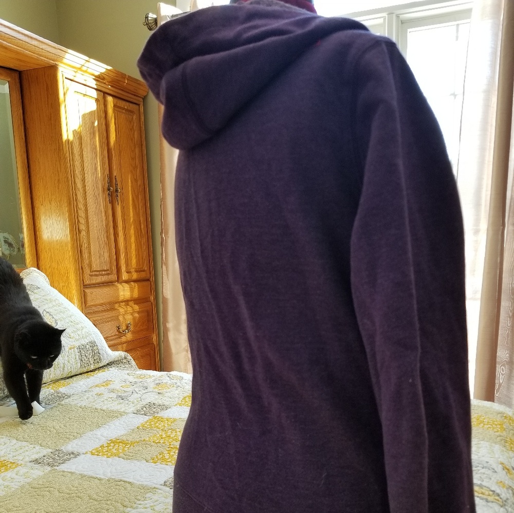 Active zipper sweater
